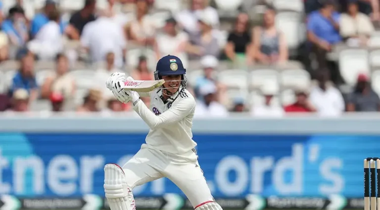 Smriti Mandhana Shines at Lord’s as India Posts 285 in One-Off Test